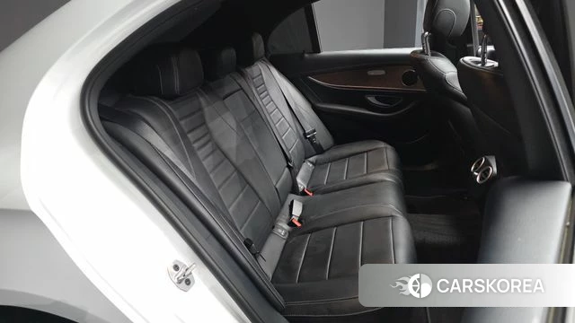 Mercedes-Benz E-Class W213 2023 Белый из Кореи, фото 3
