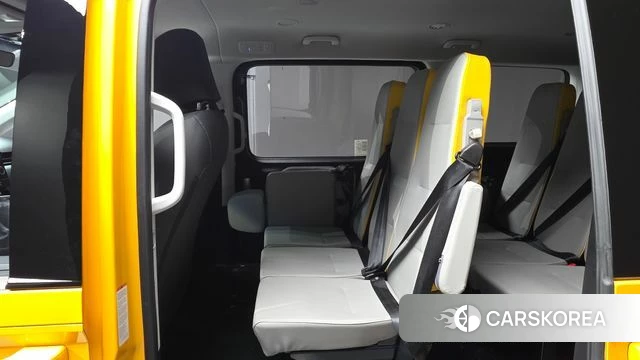 Hyundai Staria 2025 Желтый из Кореи, фото 3