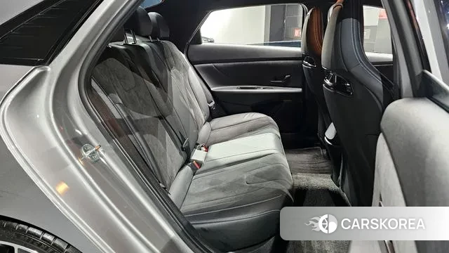 Hyundai Avante (CN7) 2022 Серебристо-серый из Кореи, фото 3