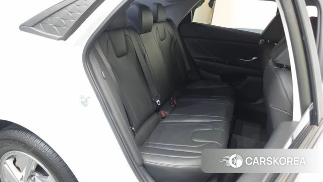 Hyundai The New Avante (CN7) 2023 Белый из Кореи, фото 3