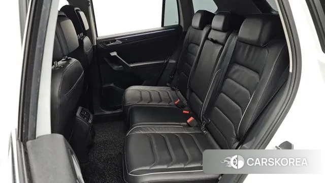 Volkswagen Tiguan second Generation 2022 Белый из Кореи, фото 3