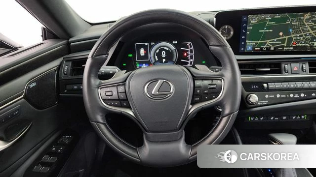 Lexus ES300h 7th generation 2023 Белый из Кореи, фото 3