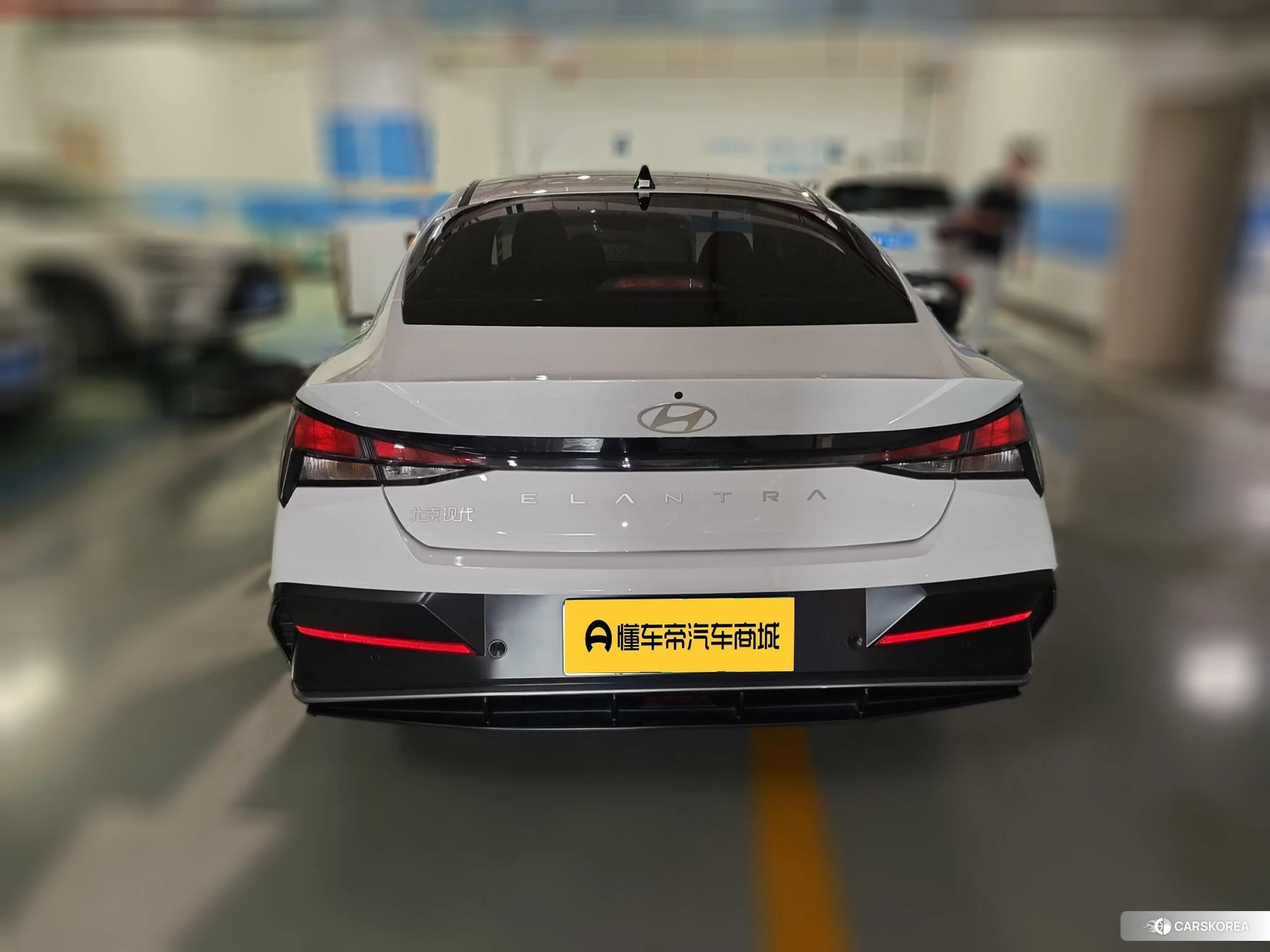 Hyundai Elantra 2023 Белый из Китая, фото 3