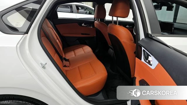 Kia The New K3 2nd generation 2024 Белый из Кореи, фото 3