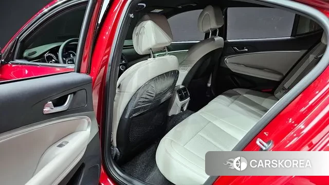 Genesis The New G70 2023 Красный из Кореи, фото 3