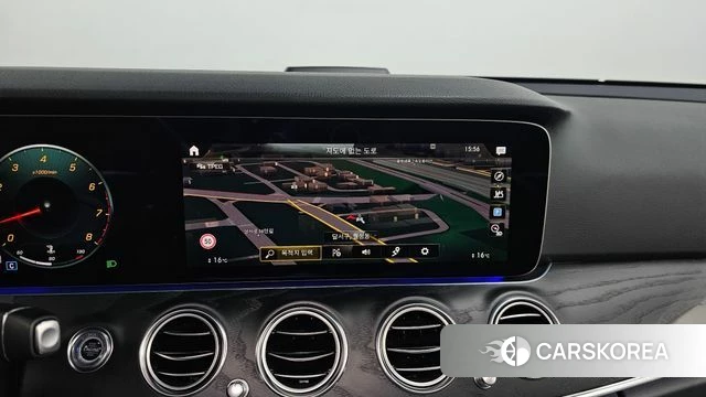 Mercedes-Benz E-Class W213 2023 Белый из Кореи, фото 3