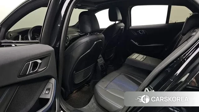 BMW 1 Series (F40) 2023 Черный из Кореи, фото 3