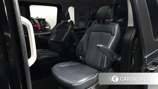 Hyundai Staria 2021 Черный из Кореи, фото 3