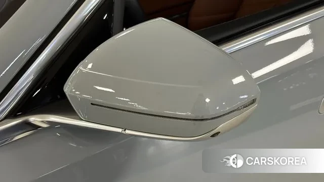 BMW 7 Series (G70) 2024 Светло-серебряный цвет из Кореи, фото 3