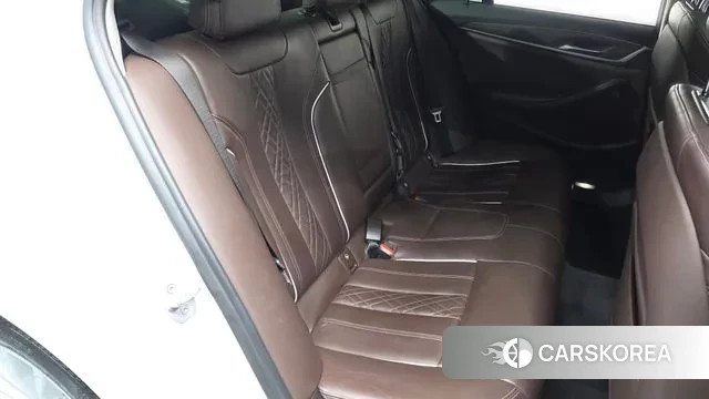 BMW 5 Series (G30) 2019 Белый из Кореи, фото 3