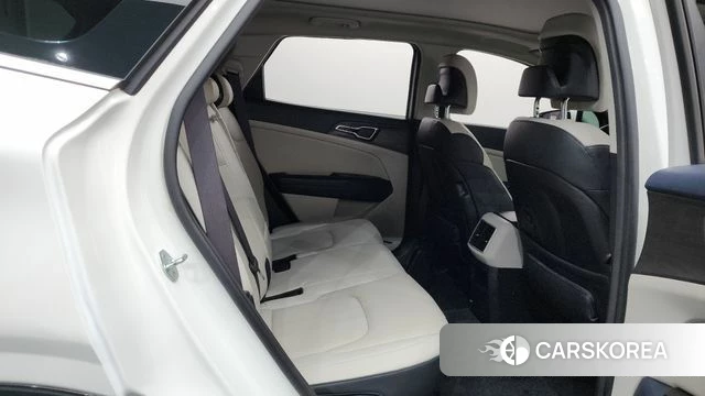 Kia Sportage 5th Generation 2022 Белый из Кореи, фото 3