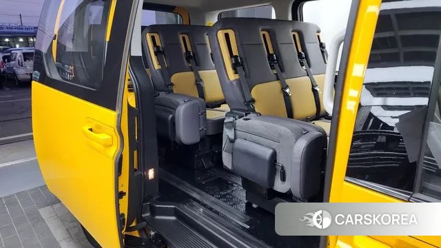 Hyundai Staria 2024 Желтый из Кореи, фото 3