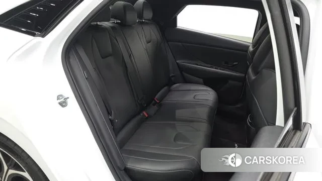 Hyundai The New Avante (CN7) 2023 Белый из Кореи, фото 3