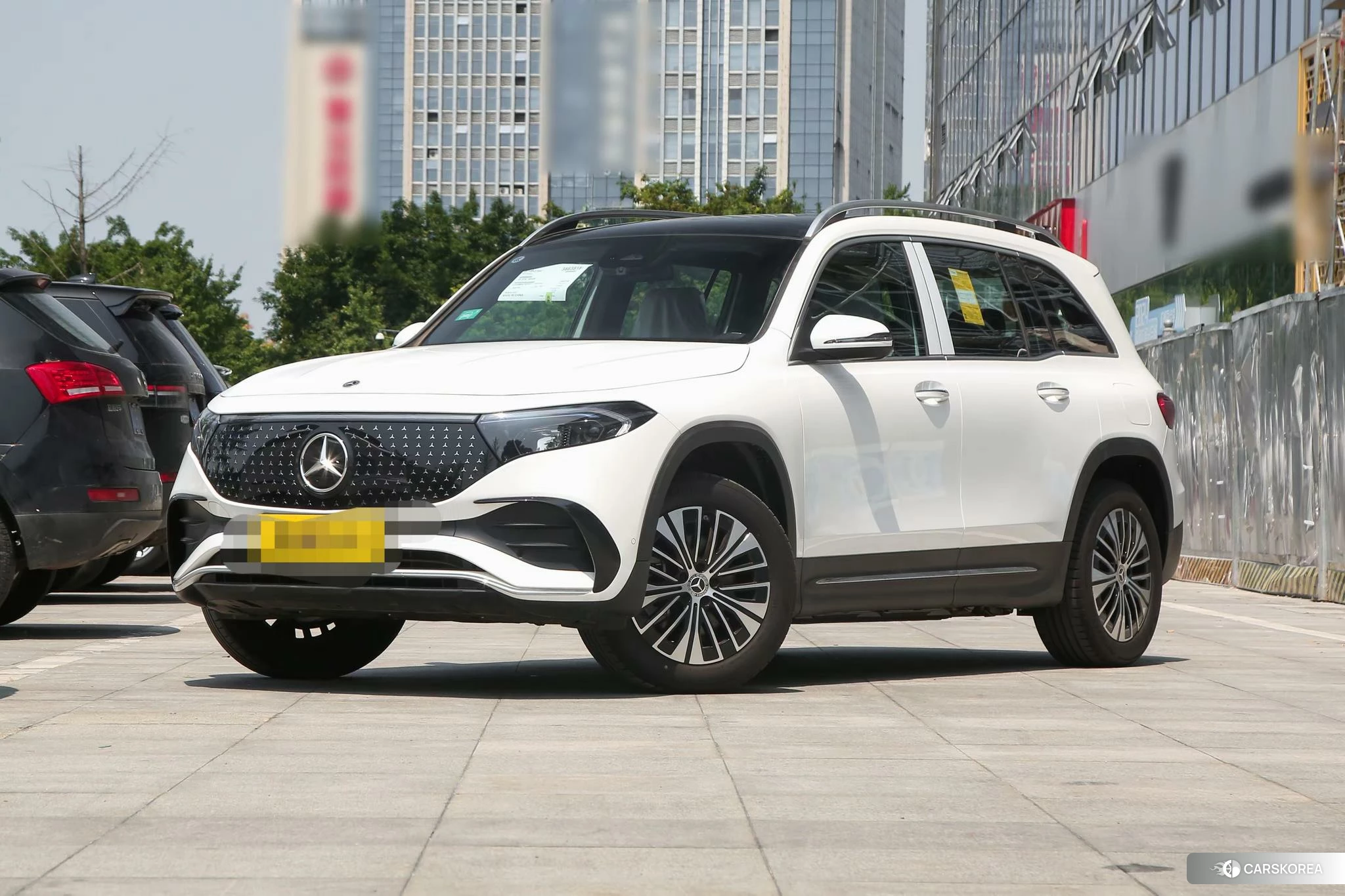Mercedes-Benz EQB 2024 Белый из Китая, фото 3