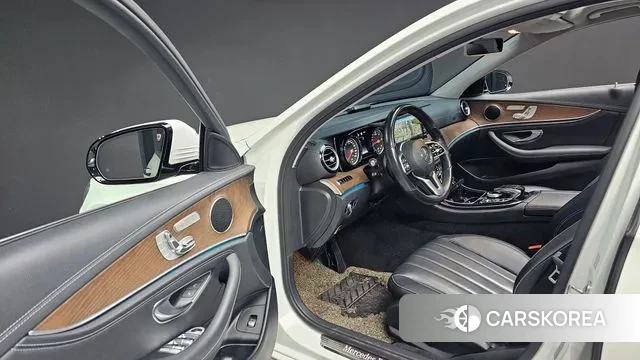 Mercedes-Benz E-Class W213 2019 Белый из Кореи, фото 3