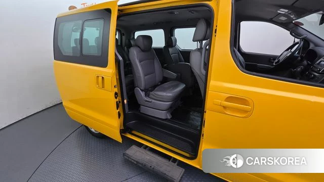 Hyundai The New Grand Starex 2018 Желтый из Кореи, фото 3