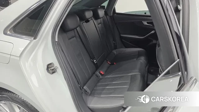 Audi A4 (B9) 2018 Белый из Кореи, фото 3