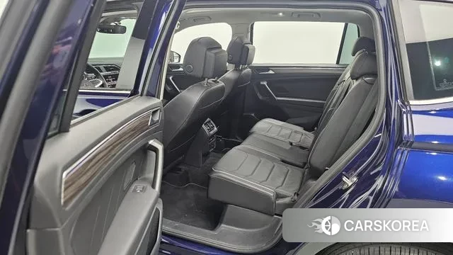 Volkswagen Tiguan Allspace 2023 Синий из Кореи, фото 3