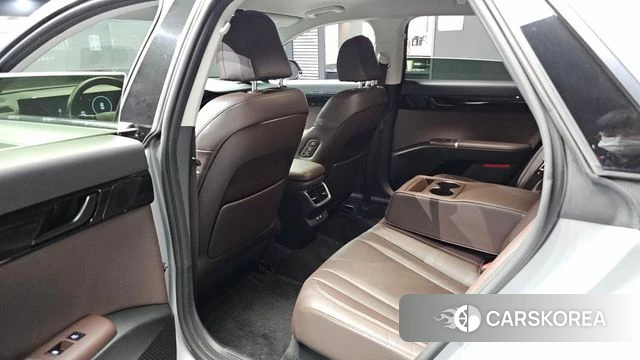 Hyundai Grandeur (GN7) 2023 Серебристо-серый из Кореи, фото 3