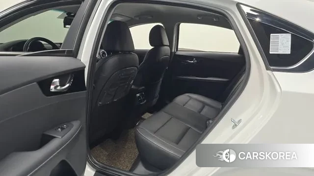 Kia The New K3 2nd generation 2022 Белый из Кореи, фото 3