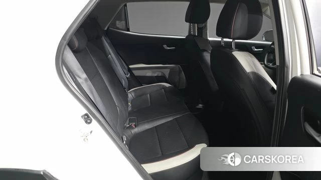 Kia Stonic 2018 Белый из Кореи, фото 3