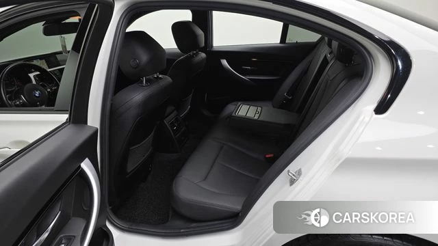 BMW 3 Series (F30) 2018 Белый из Кореи, фото 3