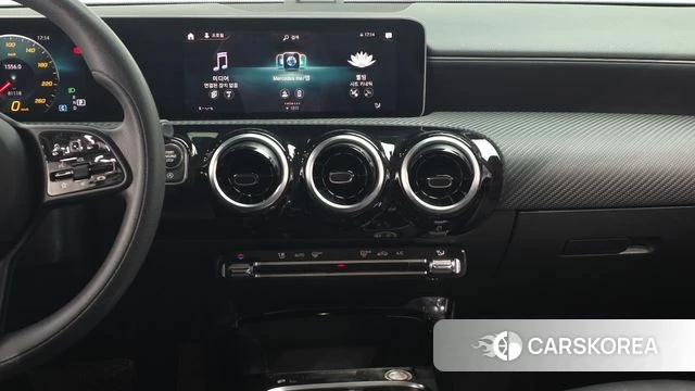 Mercedes-Benz A-Class W177 2020 Белый из Кореи, фото 3