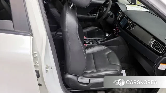 Kia Niro 2018 Белый из Кореи, фото 3