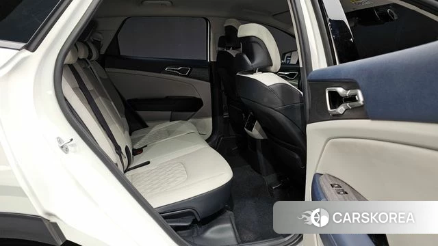 Kia Sportage 5th Generation 2023 Белый из Кореи, фото 3