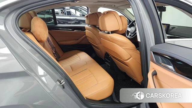 BMW 5 Series (G30) 2021 Цвет тростника из Кореи, фото 3