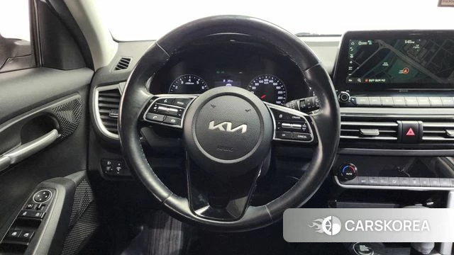 Kia Seltos 2022 Белый из Кореи, фото 3