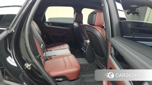 Porsche Cayenne (PO536) 2024 Черный из Кореи, фото 3