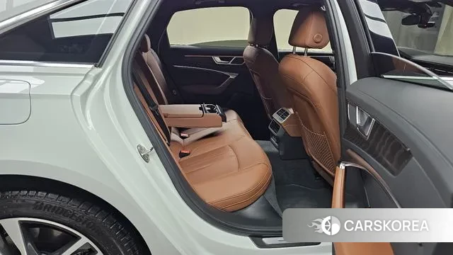 Audi A6 (C8) 2023 Белый из Кореи, фото 3