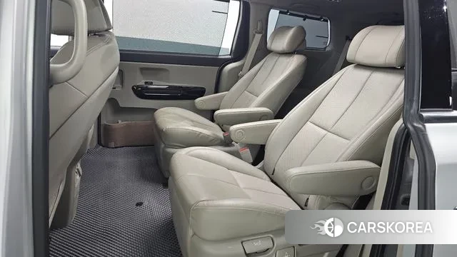 Kia The New Carnival 2018 Серебряный из Кореи, фото 3