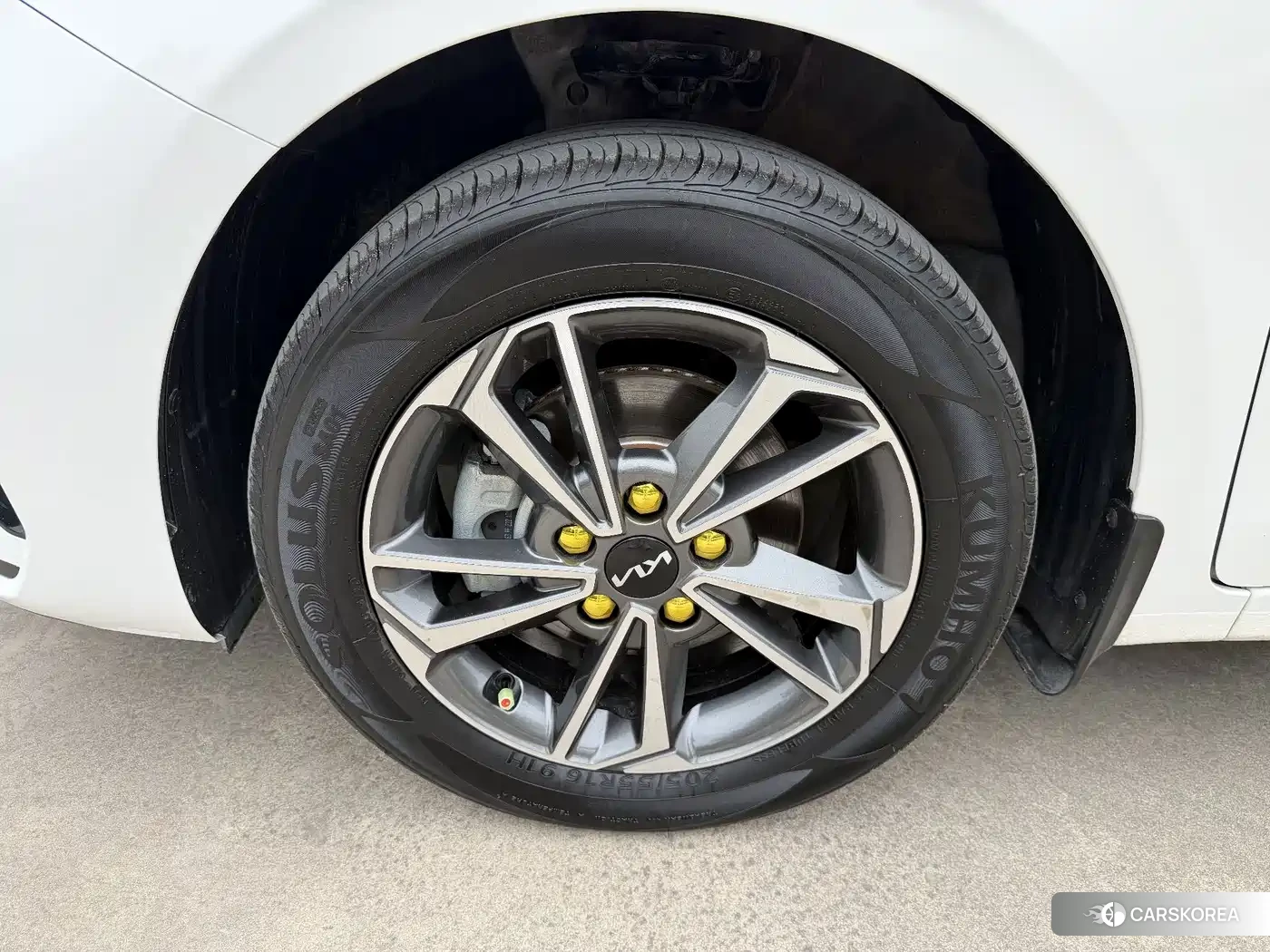 Kia K3 2023 Белый из Китая, фото 3
