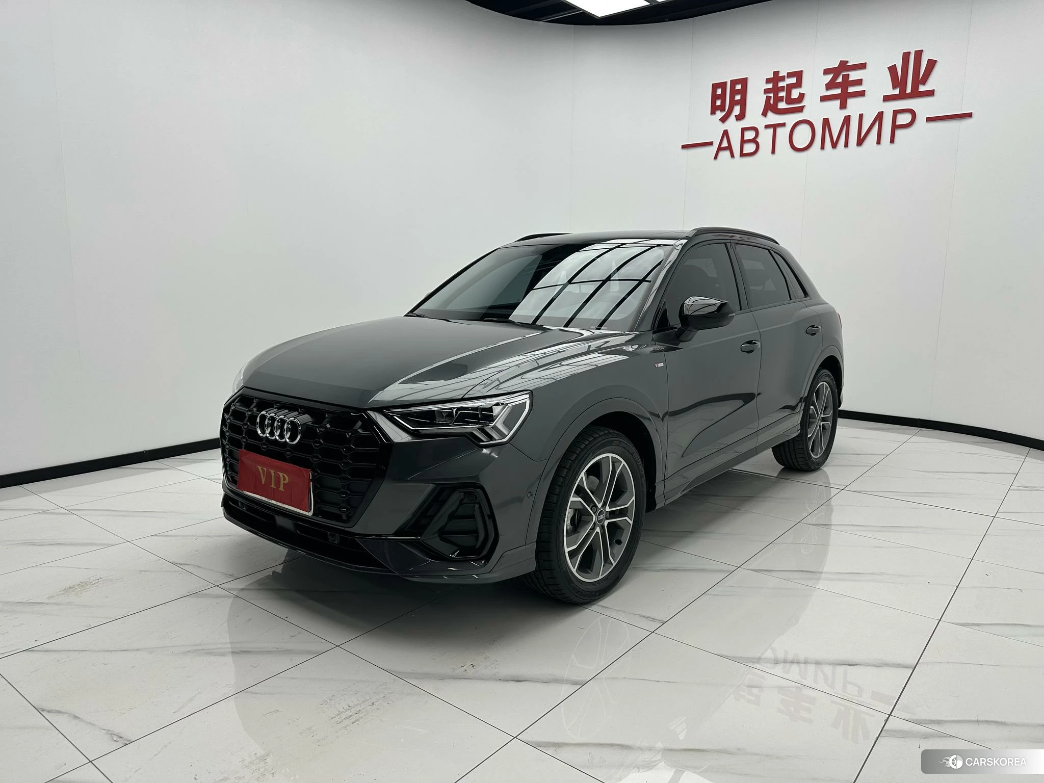 Audi Q3 2022 Темно-серый из Китая, фото 3