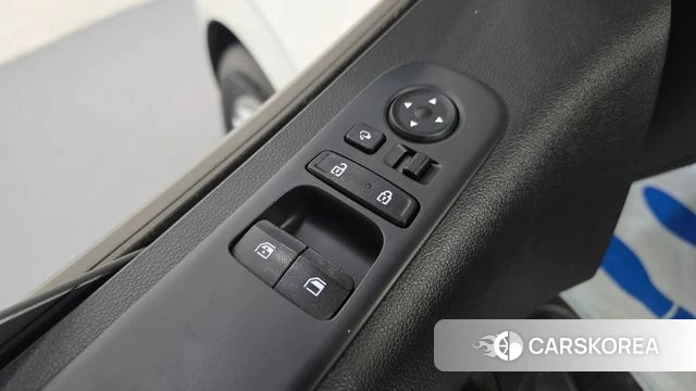 Hyundai Staria 2022 Белый из Кореи, фото 3