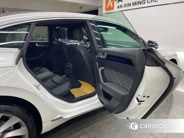 Volkswagen CC 2023 Белый из Китая, фото 3
