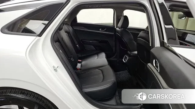 Kia The New K5 3rd generation 2025 Белый из Кореи, фото 3