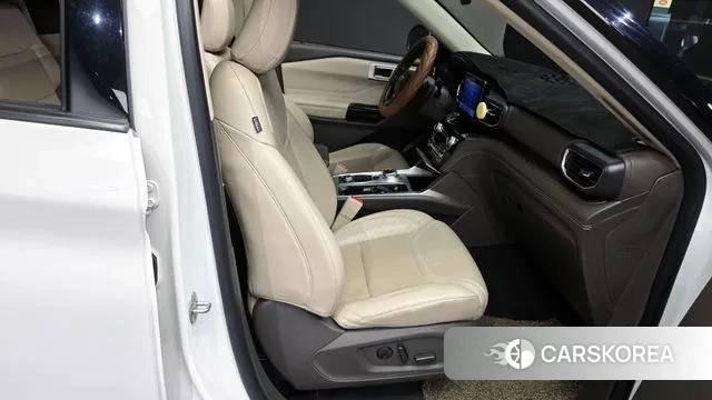 Ford Explorer 6th Generation 2021 Белый из Кореи, фото 3