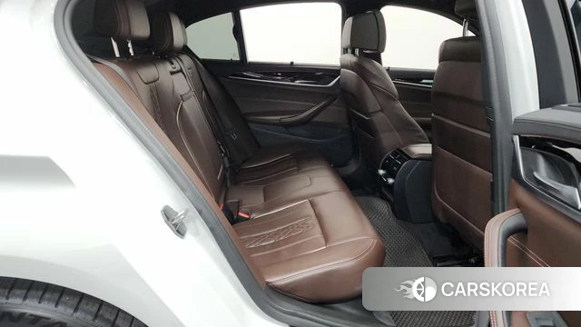 BMW 5 Series (G30) 2018 Белый из Кореи, фото 3