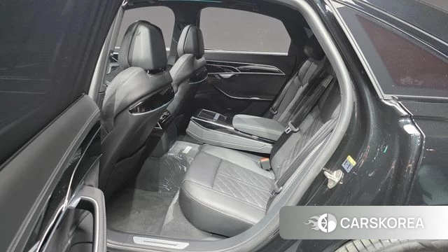 Audi A8 (D5) 2023 Черный из Кореи, фото 3