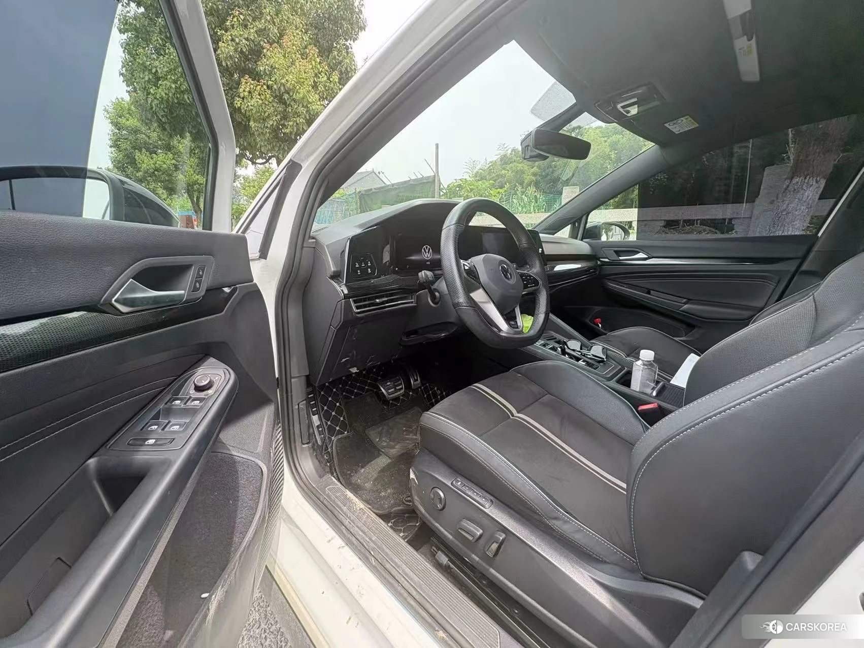 Volkswagen Golf 2023 Белый из Китая, фото 3