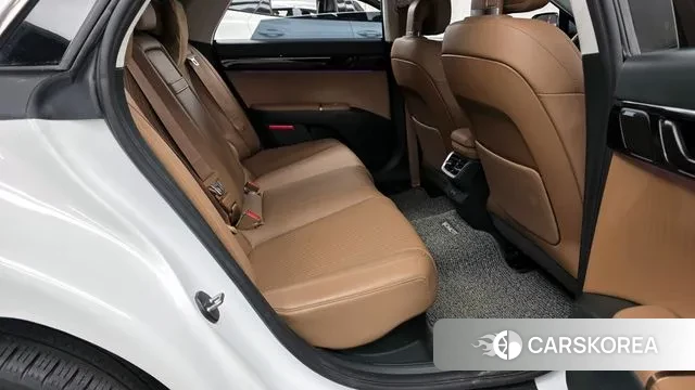 Hyundai Grandeur Hybrid (GN7) 2023 Белый из Кореи, фото 3