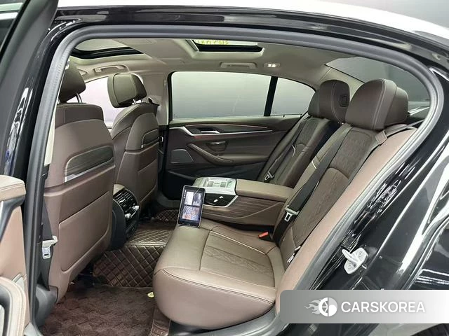 BMW 5 series 2021 Черный из Китая, фото 3