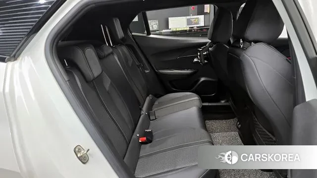 Peugeot 2008 Second generation 2021 Белый из Кореи, фото 3