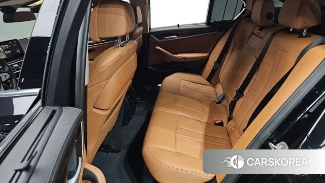 BMW 5 Series (G30) 2023 Черный из Кореи, фото 3