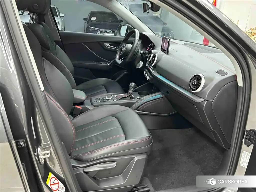 Audi Q2L 2022 Silver/gray из Китая, фото 3
