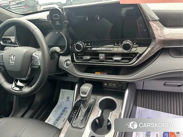 Toyota Crown Lufang 2024 Белый из Китая, фото 3