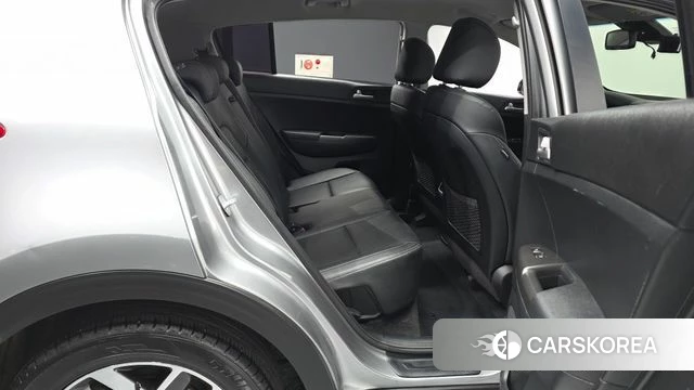 Kia Sportage The Bold 2021 Серебристо-серый из Кореи, фото 3